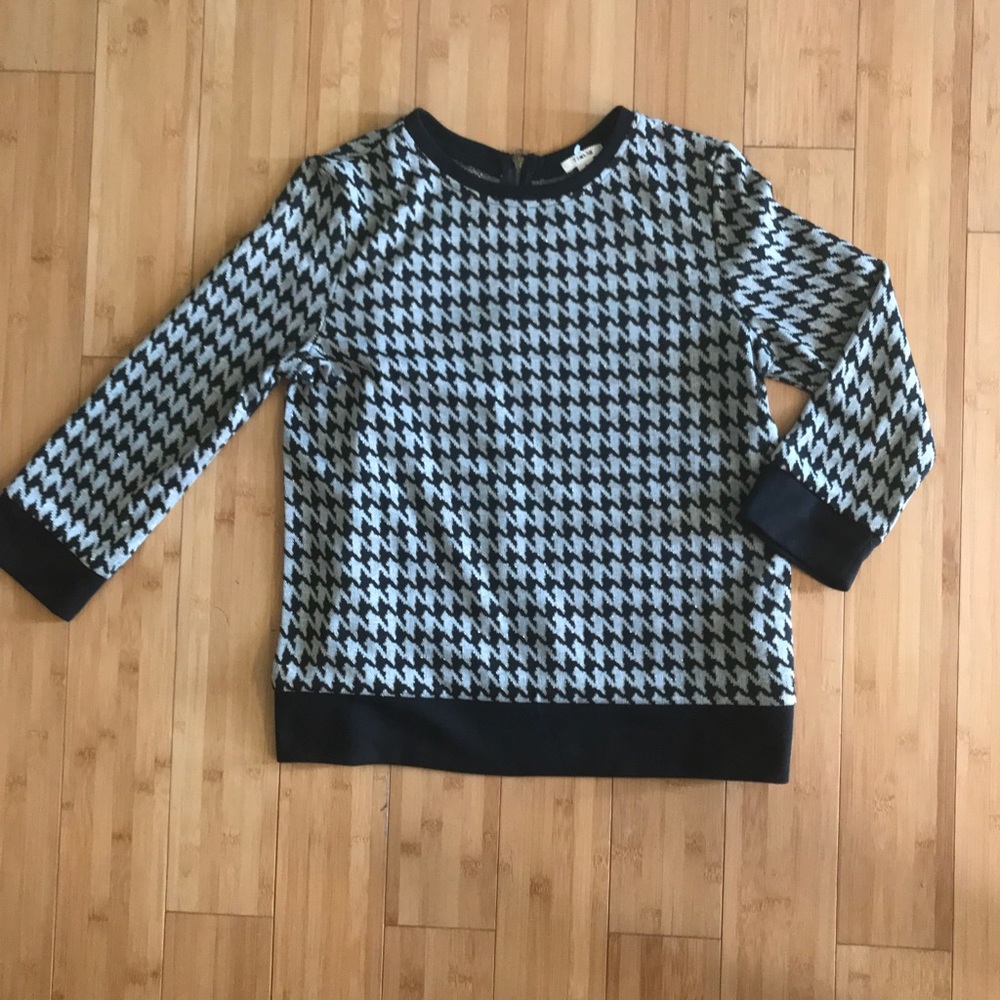 Timing sweater black and gray
